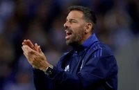 Trợ lý của Sir Alex Ferguson sẵn sàng cùng Nistelrooy dẫn dắt MU