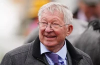 Sir Alex Ferguson cần trở lại dẫn dắt MU 1 mùa giải
