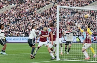 MU thất bại, Arsenal và Liverpool chia điểm kịch tính