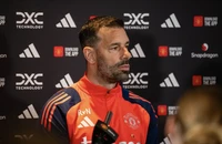 Các ngôi sao MU rất muốn Van Nistelrooy ở lại