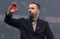 Van Nistelrooy bộc lộ bản chất thật qua thông điệp chia tay MU