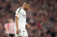 Mbappe lại đá hỏng phạt đền, Real Madrid thua sốc