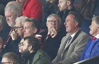 Sir Alex Ferguson can thiệp giúp MU tránh 1 sai lầm lớn