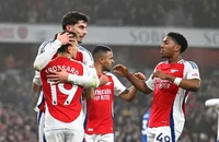 Brighton - Arsenal: Áp sát ngôi đầu bảng