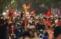 Người hâm mộ cả nước ăn mừng Việt Nam vô địch AFF Cup 2024