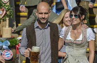 Pep Guardiola ly dị vợ