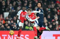 Arsenal đánh rơi 3 điểm