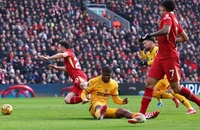 Premier League ra tuyên bố về tranh cãi giữa Liverpool và Wolves