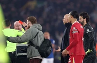 Đề nghị trừ điểm Liverpool ở Premier League