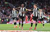 Thắng đẹp Liverpool, Newcastle vô địch Carabao Cup