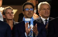 Man City và PSG chuyển sang chơi bóng rổ
