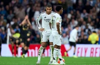 Real Madrid chịu cơn ác mộng trước trận đấu với Arsenal, PSG vô địch