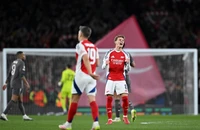 Arsenal hủy diệt Real Madrid, đặt một chân vào bán kết Champions League