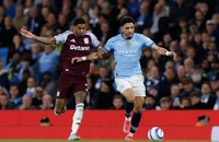 Man City thoát hiểm phút bù giờ