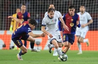 Yamal lập siêu phẩm, Barcelona hòa may mắn trước Inter Milan