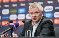 Solskjaer phản ứng trước khó khăn của MU