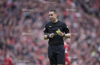 Trọng tài nổi tiếng bị Premier League sa thải lên tiếng về công việc mới gây sốc
