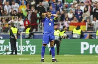 Chủ tịch PSG xát muối vào vết thương của Mbappe, chỉ trích Premier League
