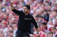 Arsenal nhận cú hích lớn trước trận đại chiến với MU