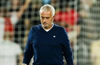 Sốc: Mourinho bị Fenerbahce sa thải