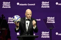 Chủ tịch FIFA đến thăm Malaysia