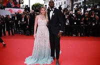 Pogba có bước chuyển bất ngờ trong sự nghiệp nhờ vợ