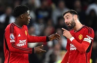 Huyền thoại của MU bình luận về việc Mainoo thay thế Bruno Fernandes