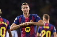 Sốc: Barcelona yêu cầu Lewandowski ngừng ghi bàn