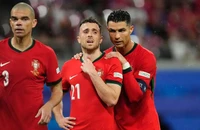 Cử chỉ cảm động của Ronaldo dành cho gia đình Jota
