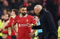 Liverpool trừng phạt Salah