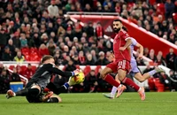 Salah phá kỷ lục của Rooney