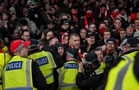 UEFA trừng phạt Bayern Munich
