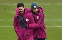 Pep Guardiola cảnh báo Arsenal