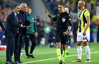5 trọng tài xuất sắc nhất thế giới năm 2025: Fan Indonesia thất vọng
