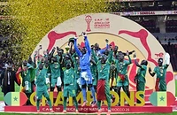 8 khoảnh khắc điên rồ ở ​ chung kết AFCON: Đội tuyển bỏ giải, bạo loạn và quả 11m kỳ lạ
