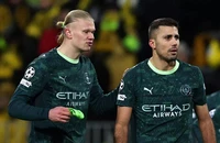 Các đội trưởng của Man City có cử chỉ ý nghĩa sau thất bại ê chề