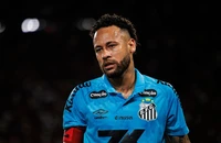 Neymar bị nữ đầu bếp riêng kiện vì bắt làm việc quá sức