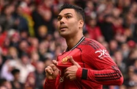 Casemiro tiết lộ vợ bật khóc vì MU