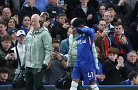 Sao Chelsea bật khóc sau trận thua MU, Carrick nói về vẻ đẹp của bóng đá