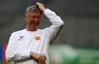 Sir Alex Ferguson chỉ cho phép một người chế nhạo ông về chiếc quần tại MU