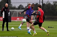 Liverpool nhận một cú sốc lớn trước trận đấu với MU