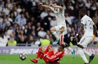 Cựu ngôi sao của MU bị tát trong buổi tập của Real Madrid