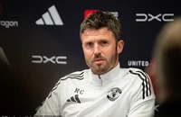 Carrick lên tiếng về việc MU đàm phán với HLV khác
