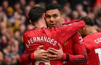 Casemiro nhận mức lương gấp đôi Bruno Fernandes