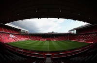 Sân Wembley và Old Trafford đều trở nên nhỏ bé so với sân lớn nhất thế giới