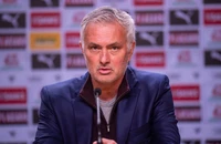 Mourinho bình luận gây sốc, hứng chịu cơn thịnh nộ của MU