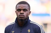 MU phá cuộc đàm phán của Juventus để chiêu mộ trung vệ người Pháp