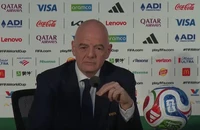 Chủ tịch FIFA kêu gọi tất cả bình tĩnh, sẵn sàng lái xe chở tuyển Iran dự World Cup
