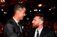 Cuộc tranh luận bất tận về Messi và Ronaldo: Hãy tận hưởng