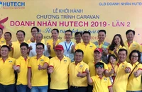  Caravan Doanh nhân HUTECH trao học bổng học sinh nghèo